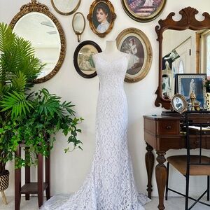 Elegant White Lace Dress